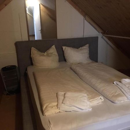 Zimmer Im Dachgeschoss Kaiserslautern Exteriér fotografie