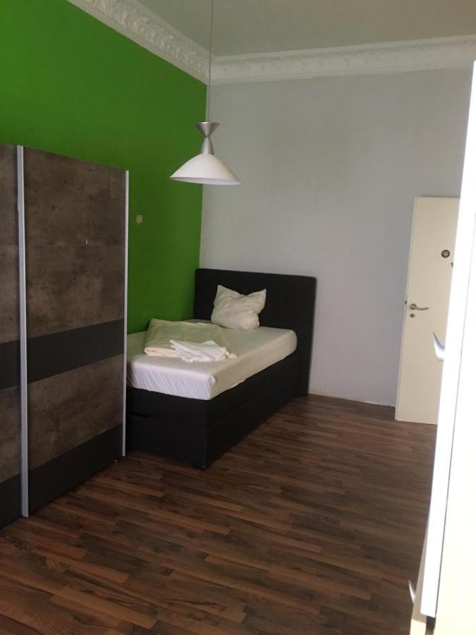 Zimmer Im Dachgeschoss Kaiserslautern Exteriér fotografie