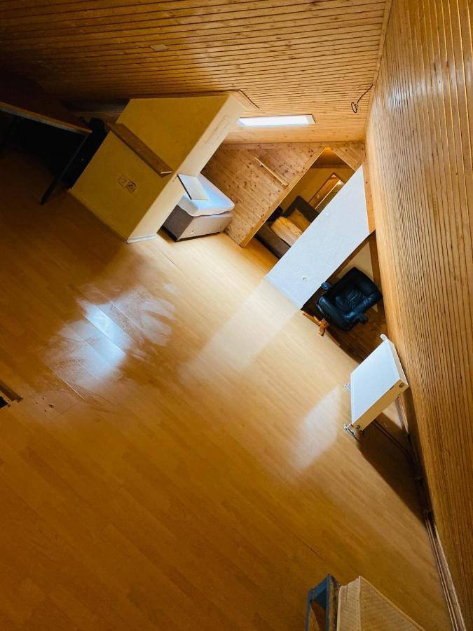 Zimmer Im Dachgeschoss Kaiserslautern Exteriér fotografie